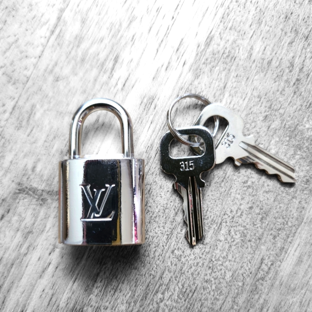 SILVER LV Lock & 2 Keys